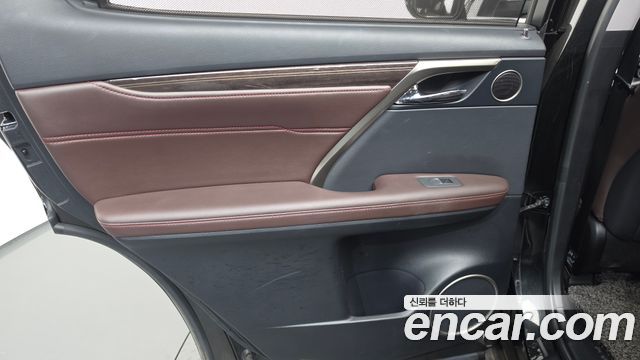 Lexus RX 2020 — photo 15
