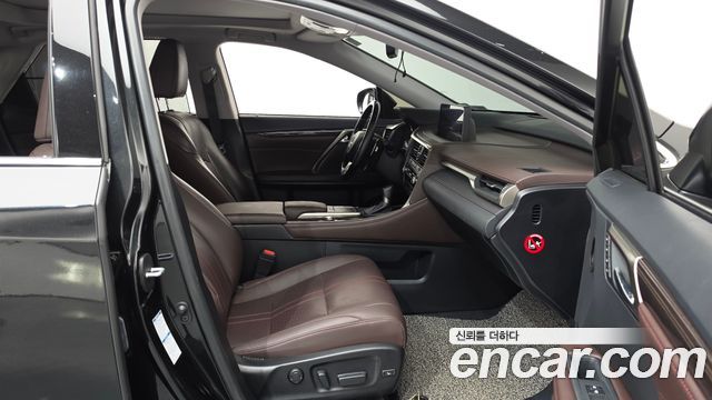 Lexus RX 2020 — photo 16