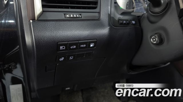 Lexus RX 2020 — photo 28