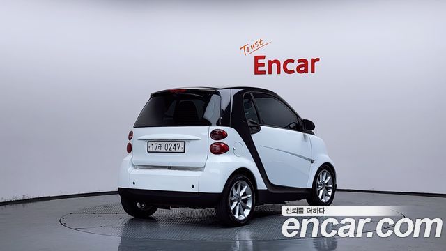Smart Fortwo 2011 — photo 2