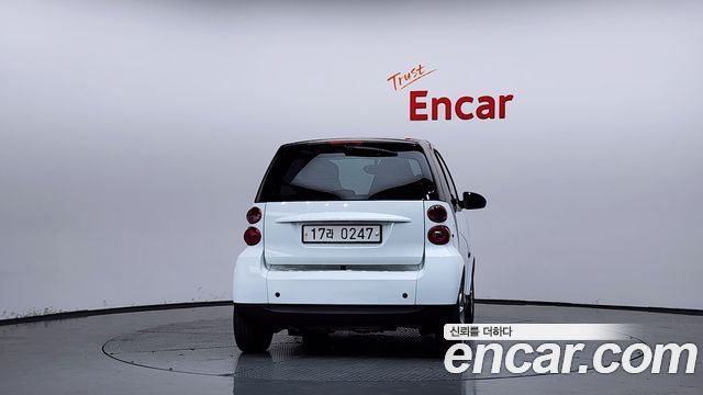 Smart Fortwo 2011 — photo 4