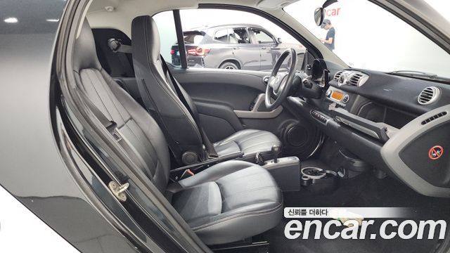 Smart Fortwo 2011 — photo 11
