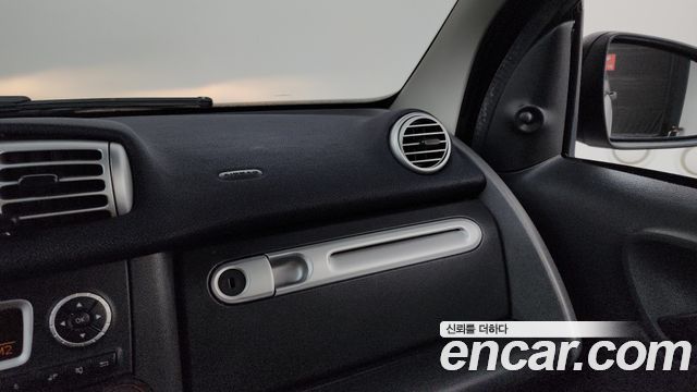 Smart Fortwo 2011 — photo 16