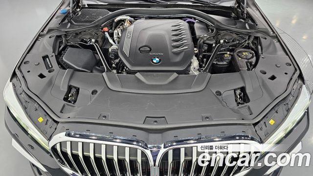 BMW 7-Series 2021 — photo 6