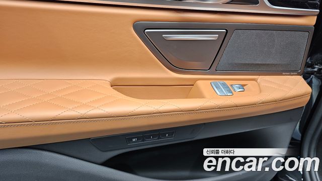 BMW 7-Series 2021 — photo 34