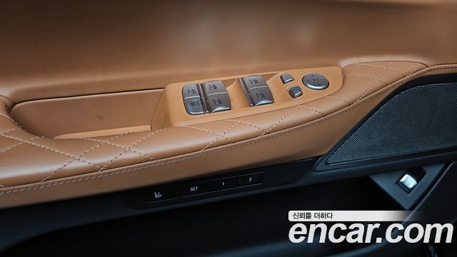 BMW 7-Series 2021 — photo 35