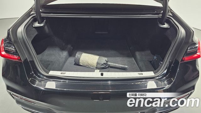 BMW 7-Series 2021 — photo 40