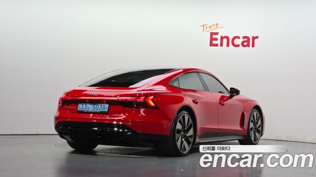Audi e-tron GT 2022 — photo 2