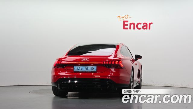 Audi e-tron GT 2022 — photo 4