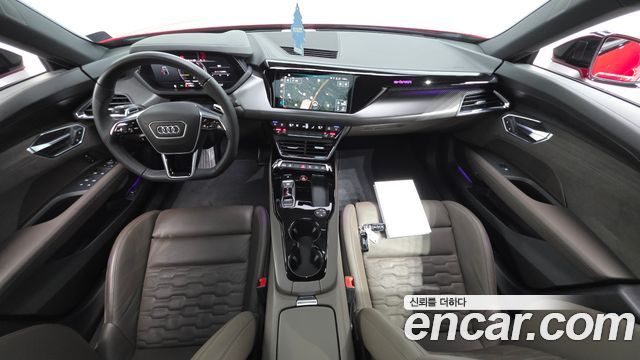 Audi e-tron GT 2022 — photo 10