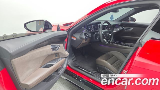 Audi e-tron GT 2022 — photo 13