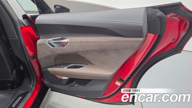 Audi e-tron GT 2022 — photo 15