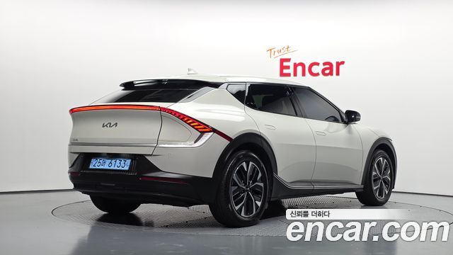 Kia EV6 2023 — photo 2