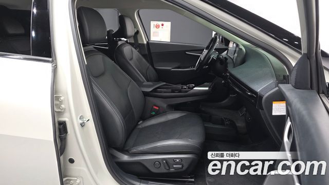 Kia EV6 2023 — photo 17