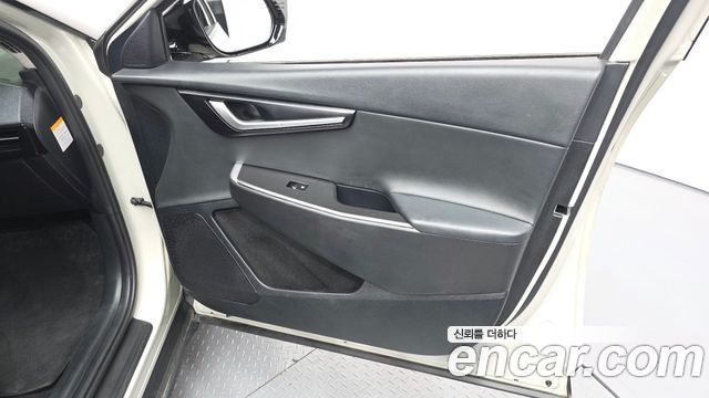 Kia EV6 2023 — photo 14