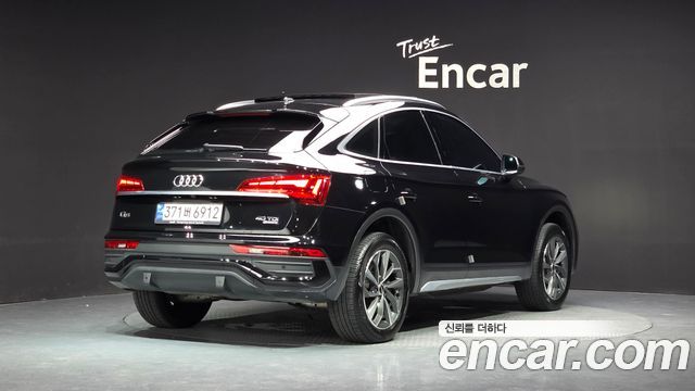 Audi Q5 2022 — photo 2