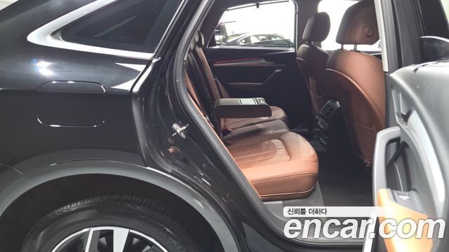 Audi Q5 2022 — photo 17