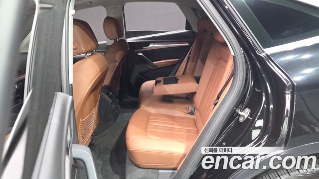 Audi Q5 2022 — photo 18