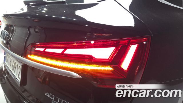 Audi Q5 2022 — photo 9
