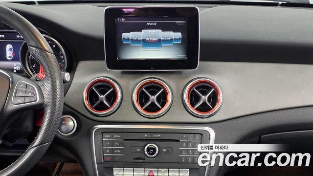 Mercedes-Benz CLA-Class 2017 — photo 14