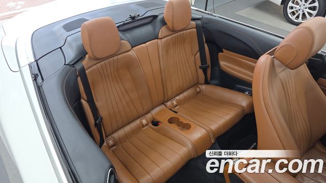 Mercedes-Benz E-Class 2018 — photo 18