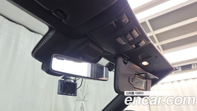 Mercedes-Benz E-Class 2018 — photo 28