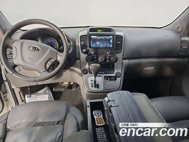 Kia Canival 2011 — photo 5