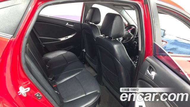 Hyundai Accent 2015 — photo 12