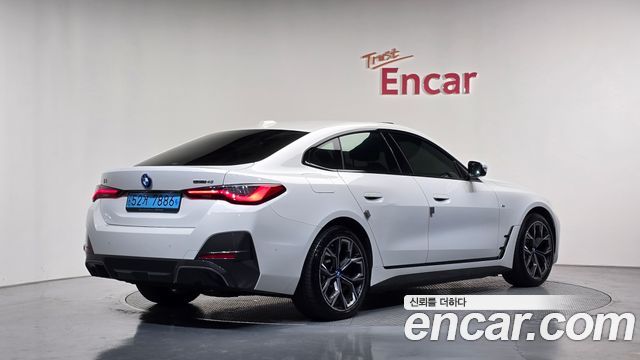 BMW i4 2022 — photo 2