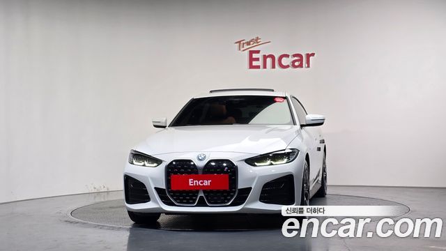 BMW i4 2022 — photo 3