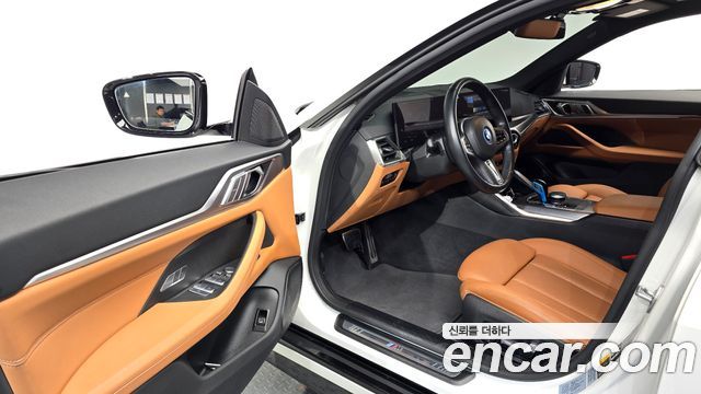 BMW i4 2022 — photo 13