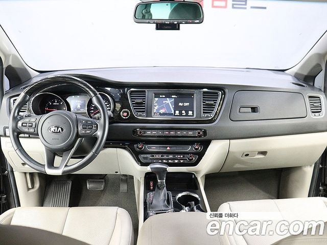 Kia Canival 2019 — photo 7
