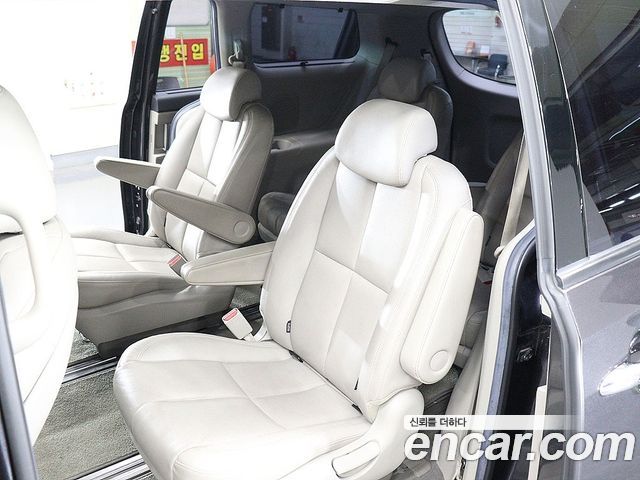 Kia Canival 2019 — photo 10