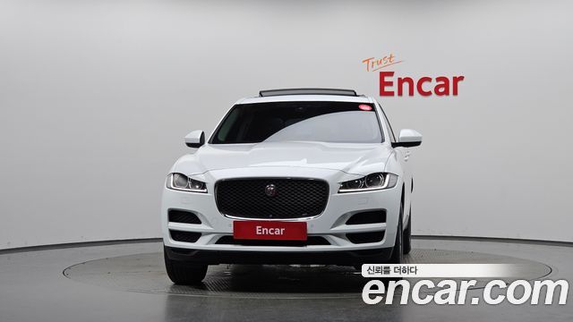 Jaguar F-PACE 2018 — photo 3