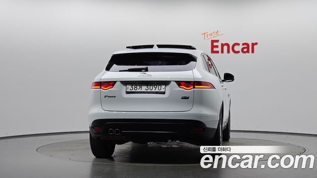Jaguar F-PACE 2018 — photo 4