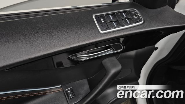 Jaguar F-PACE 2018 — photo 24