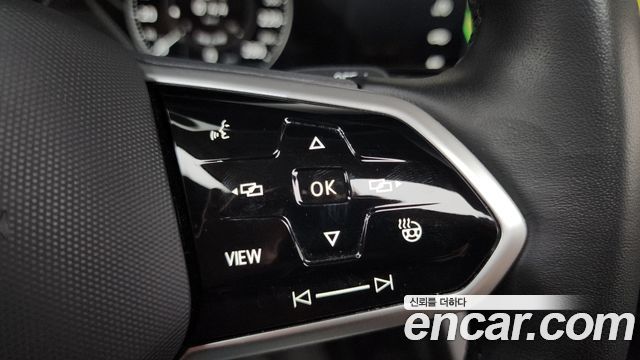 Volkswagen Touareg 2023 — photo 21