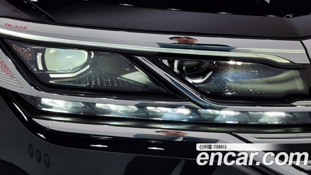 Volkswagen Touareg 2023 — photo 8
