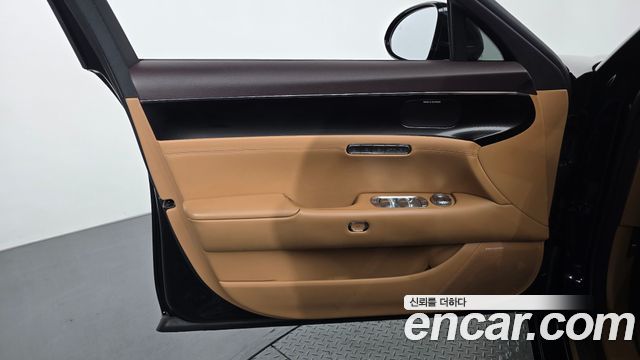 Genesis G90 2023 — photo 14