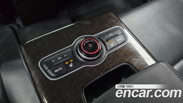 Kia K7 2013 — photo 31
