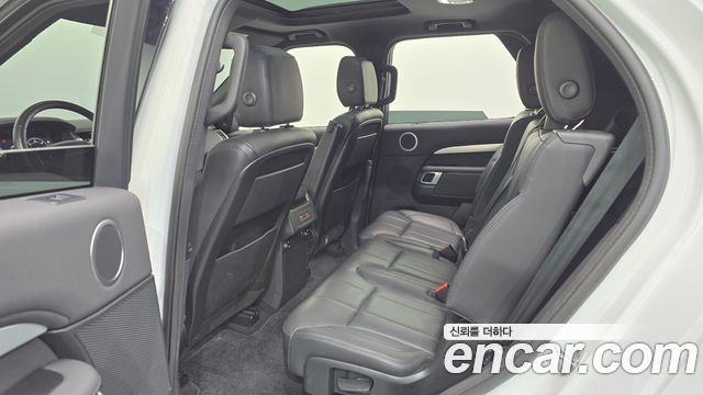 Land Rover Discovery 2020 — photo 11