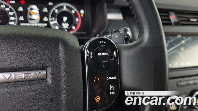 Land Rover Discovery 2020 — photo 17