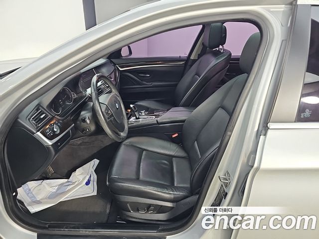 BMW 5-Series 2013 — photo 11