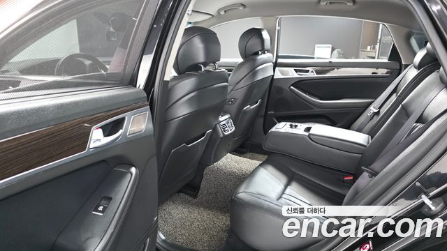 Genesis G80 2018 — photo 11