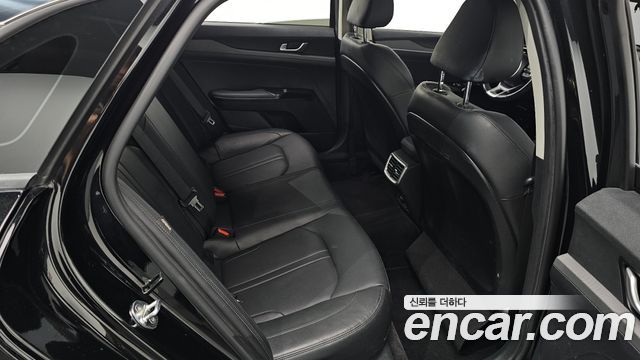 Kia K5 2022 — photo 17