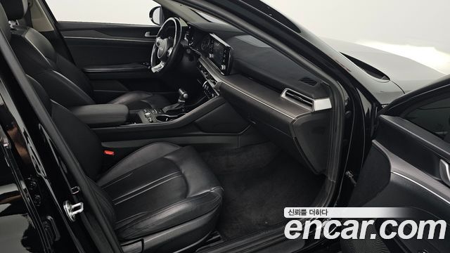 Kia K5 2022 — photo 16