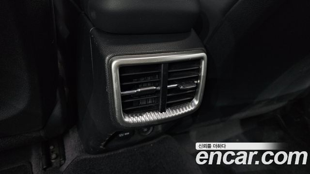 Kia K5 2022 — photo 31