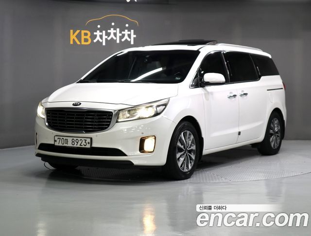 Kia Canival 2015 — photo 1
