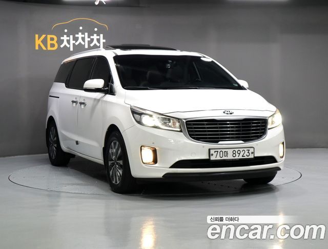 Kia Canival 2015 — photo 2