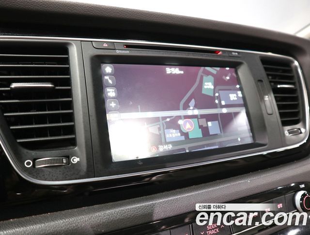 Kia Canival 2015 — photo 7